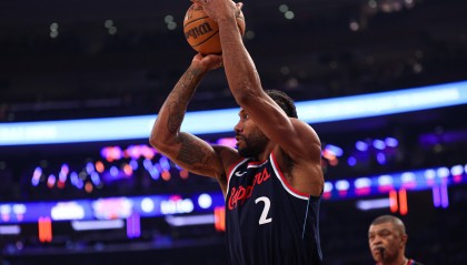 kaiyun-伦纳德谈3连客：客场失误的代价更大 我们必须做好赢球需要的一切