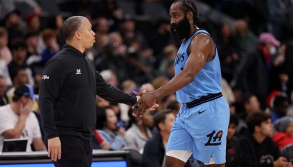 开云-泰伦·卢：我们会想念哈登在场上的表现 以及他的个性