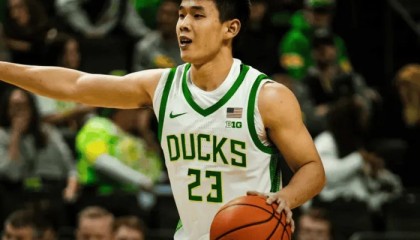 开云-林葳打成核心！手感回暖砍14分全队最高，但防守仍是大问题！|NCAA|俄勒冈大学鸭子队|球员|比赛|数据_新浪体育_新浪新闻