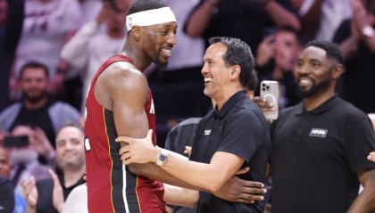 开云注册网址-致敬科比时也请尊重阿德巴约~美媒：科比也是打弱队&amp;有刷数据嫌疑