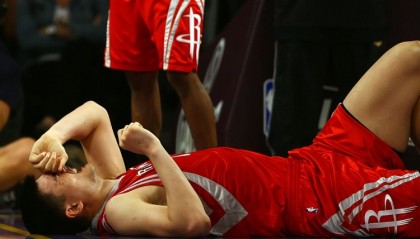 韦德：姚明就是被伤病毁了 若他不受伤奥尼尔对他根本无能为力