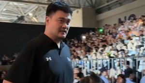 开云体育-期待联动！库里品牌中国行继续进行 姚明现身活动现场