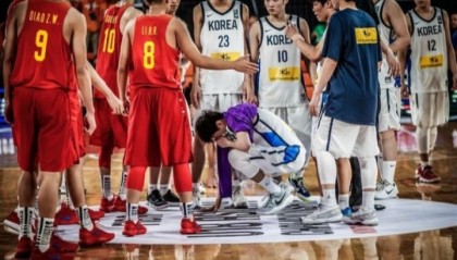 李贤重又哭了7年前就曾被中国队打哭 彼时拿下33分10板6助4断