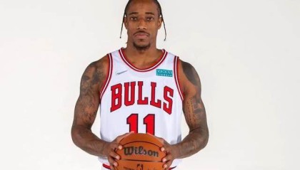 开云APP-相同剧情上演？湖人因不愿舍弃塔克再失猛龙传奇