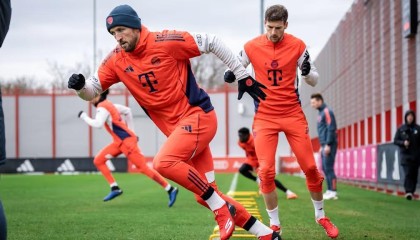 开云-拜仁官方：凯恩已经能够参加部分训练，诺伊尔因肠胃不适缺席